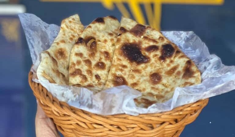 Cheese naan | mama restaurant bangkok