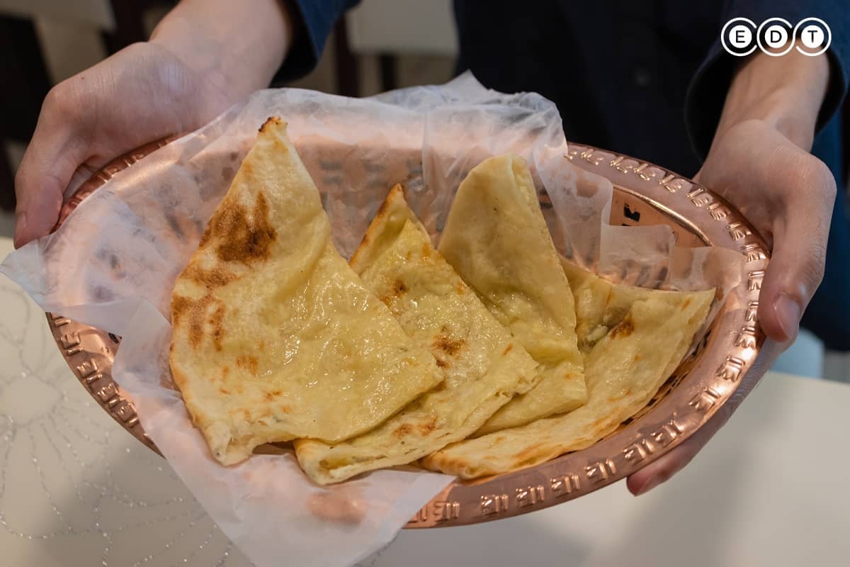 นายจ๊ะนายจ๋าาา ไปกินอาหารอินเดียกันดีกว่า @Mama Restaurant 9 butter naan - mama restaurant by EDT